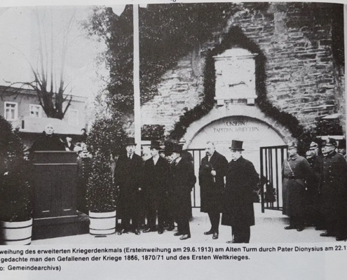 Die Toten unter dem Marktplatz, Eitorf, Rhein-Sieg-Kreis.