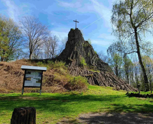 Der Druidenstein bei Herkersdorf in Rheinland-Pfalz birgt Geheimnissse.