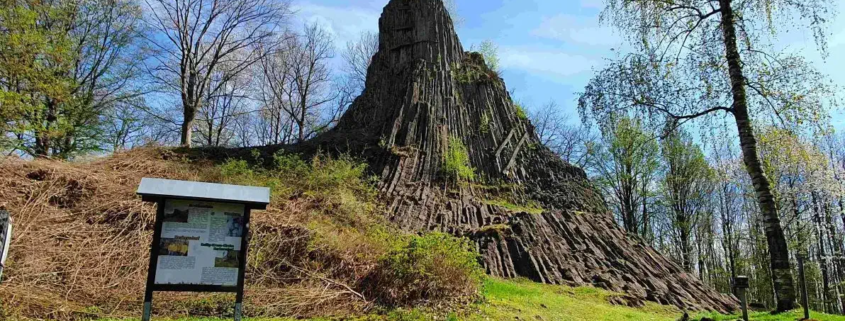 Der Druidenstein bei Herkersdorf in Rheinland-Pfalz birgt Geheimnissse.