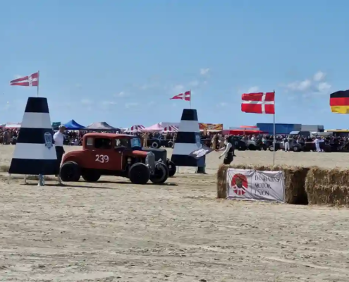 Römö: Oldtimer-Rennen auf dem breitesten Strand Europas Rennen