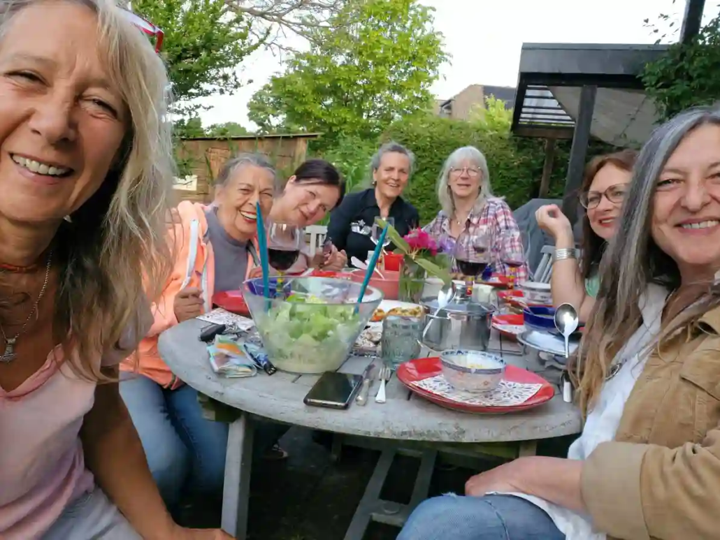 Frauen Freundschaften fuers Leben Maedelsabend