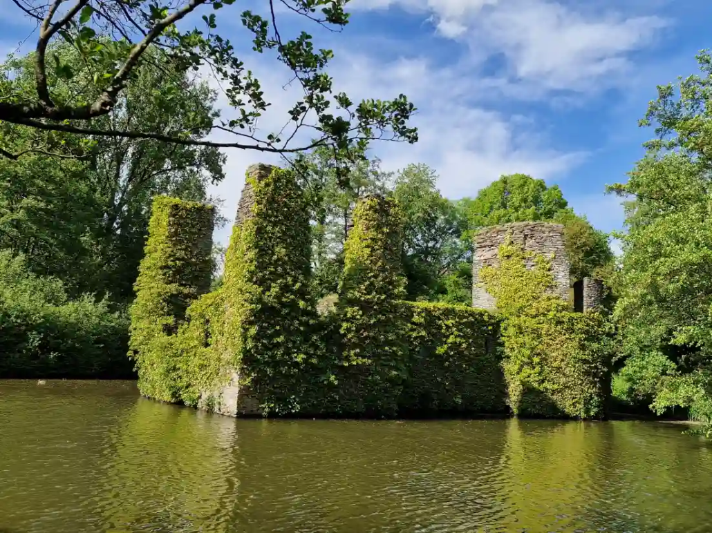 Hoehlen und ihre geheimnisvollen Bewohner Burg Eipach