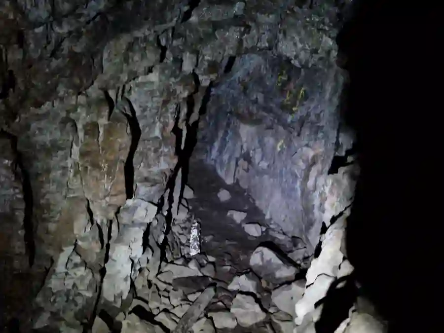 Hoehlen und ihre geheimnisvollen Bewohner Hoehle innen