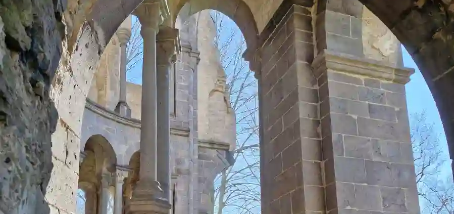 Verlassene Kirche wenn das Heilige unheimlich wird Heisterbach