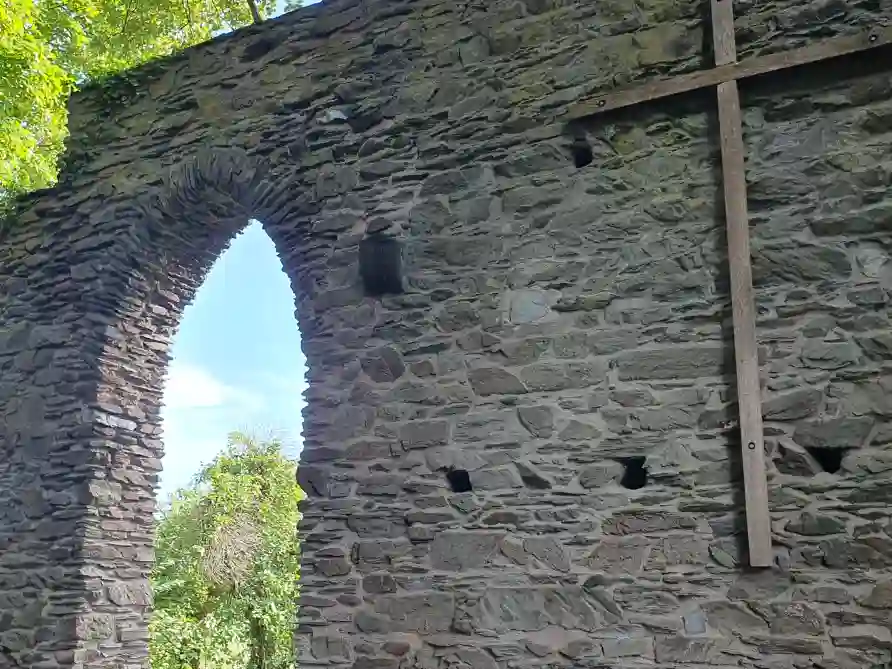 Verlassene Kirche wenn das Heilige unheimlich wird Melsbach