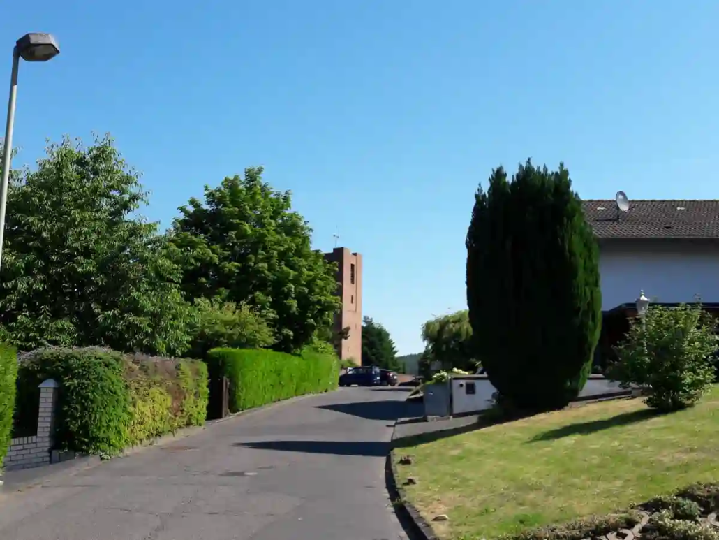 Die Kirche St. Josef steht erneut zum Verkauf Strasse