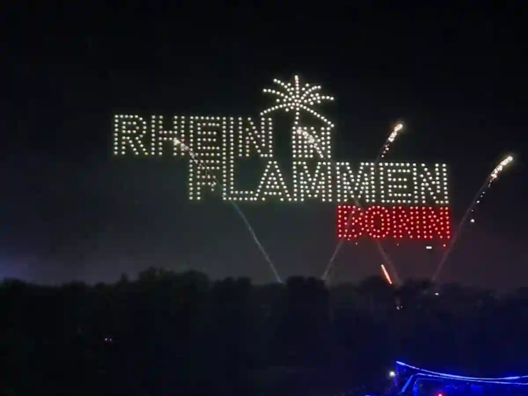 Vor 40 Jahren: Verseuchter Regen bei Rhein in Flammen Schriftzug
