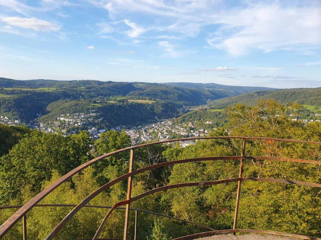 Die Geisterbahn von Bad Ems mit Blick vom Malbergturm.