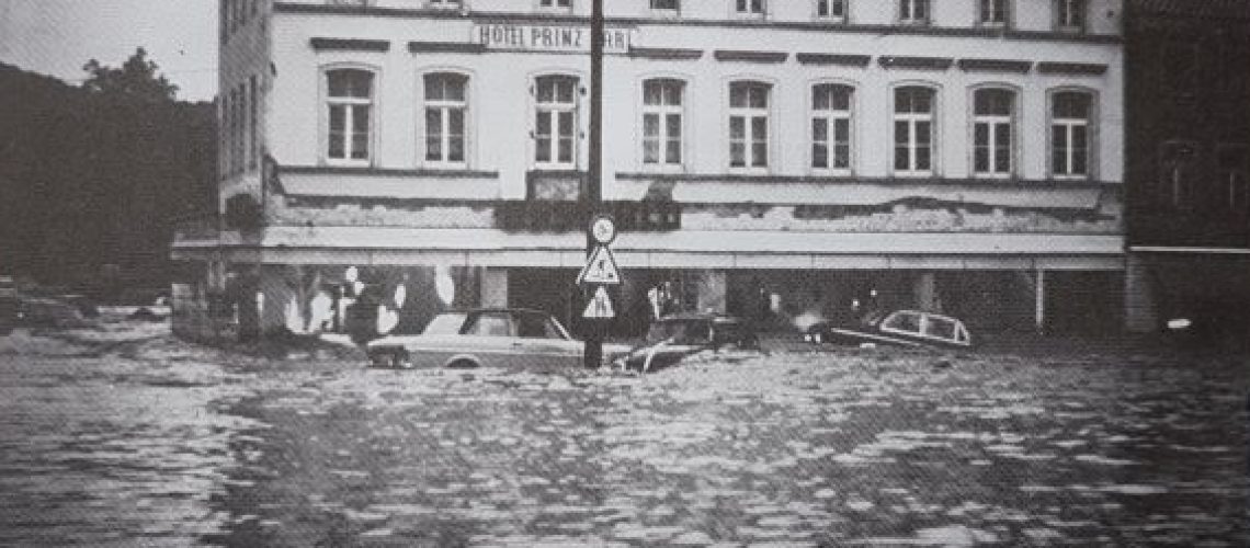 Der überflutete Marktplatz. (Repro: Inga Sprünken)
